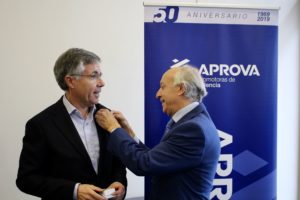 Lee más sobre el artículo Juan Valero recibe una distinción por ser uno de los pioneros de APROVA