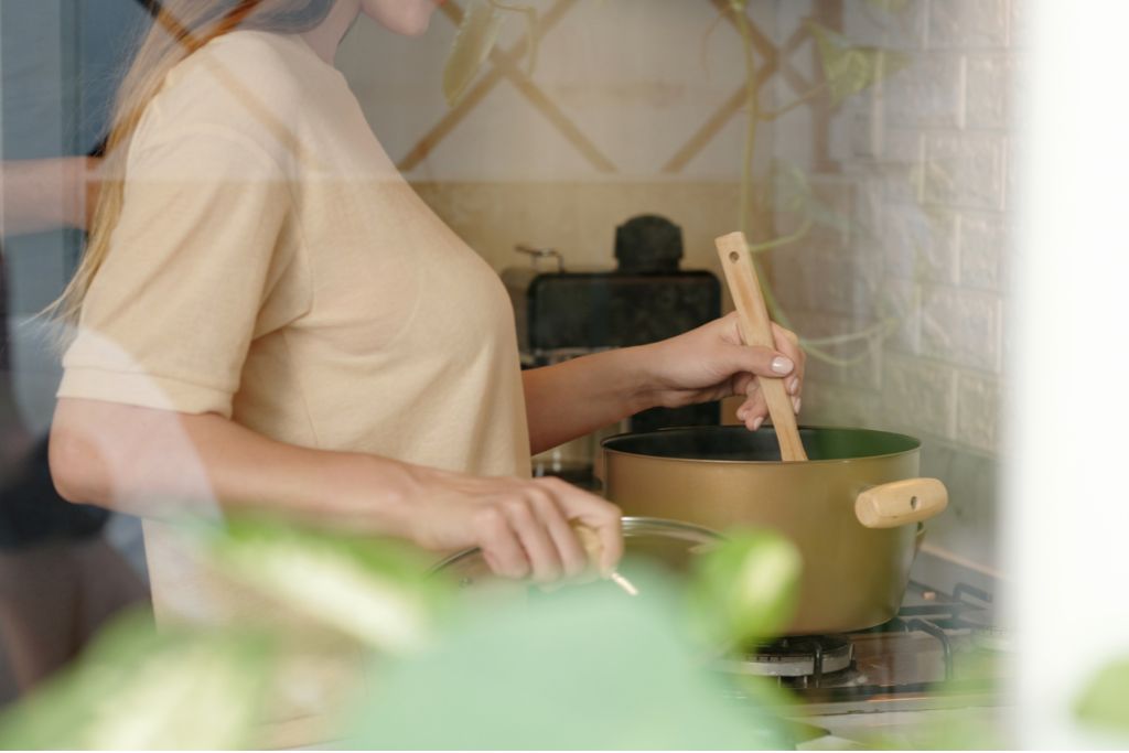 En este momento estás viendo OCHO CONSEJOS PARA CONSEGUIR UNA TEMPERATURA AGRADABLE EN TU COCINA 