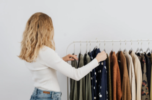 Lee más sobre el artículo Crea un «armario cápsula» para esta primavera: menos prendas, más combinaciones